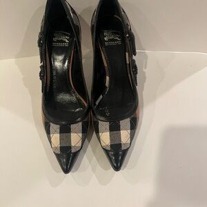 Burberry Black and Cream Plaid Heels